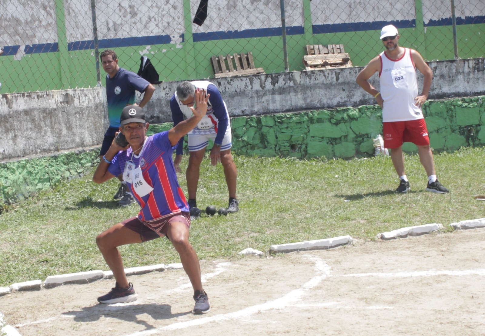 Imagem da notícia ATLETA DA BAHIA PARTICIPA PELA PRIMEIRA VEZ DO JOIAPOF E GANHA MEDALHA DE BRONZE NO ARREMESSO DE PESO